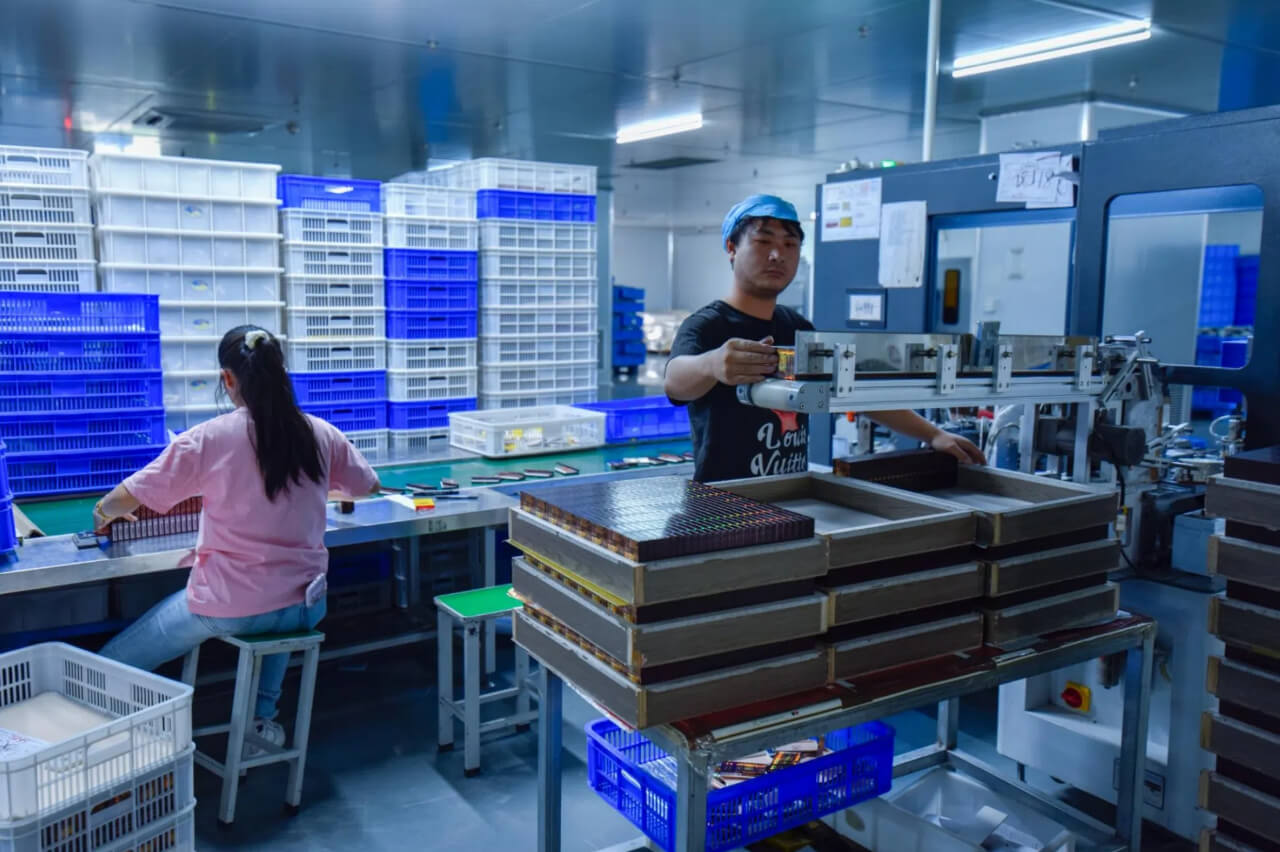 cigarette box mass production